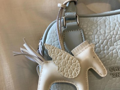 海蓝之谜枕头包包女2025超火波士顿手提包斜跨小包图3