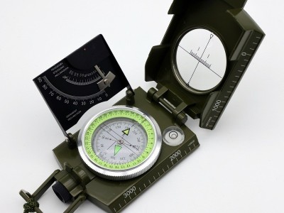 厂家直供K4074户外指南针美式多功能军工级水平仪坡度夜 光指北针图4