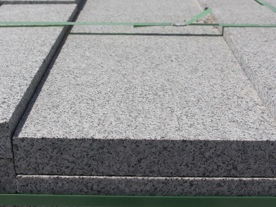 芝麻灰火烧板石材大理石工程道路地铺板花岗岩浅灰色荔枝面石板材图3